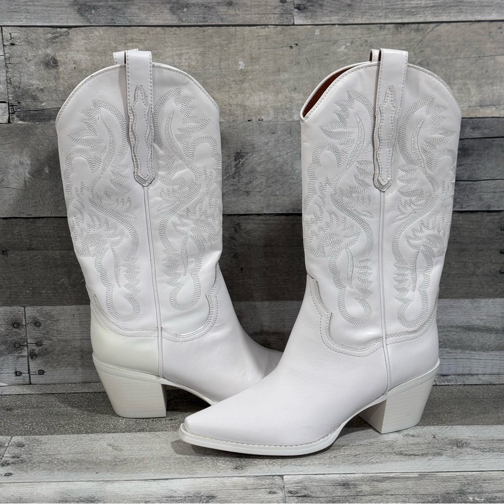 JEFFREY CAMPBELL DAGGET WESTERN LEATHER BOOTS 
- WHITE - SIZE - 8.5 .US